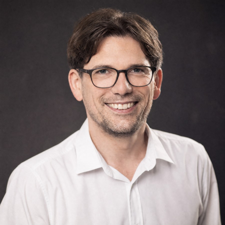 Porträt von Prof. Dr. Martin Mücke